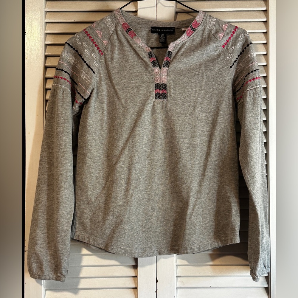 Silver Jeans Co Gray Long Sleeve Blouse with Embroidery Girls 12/14